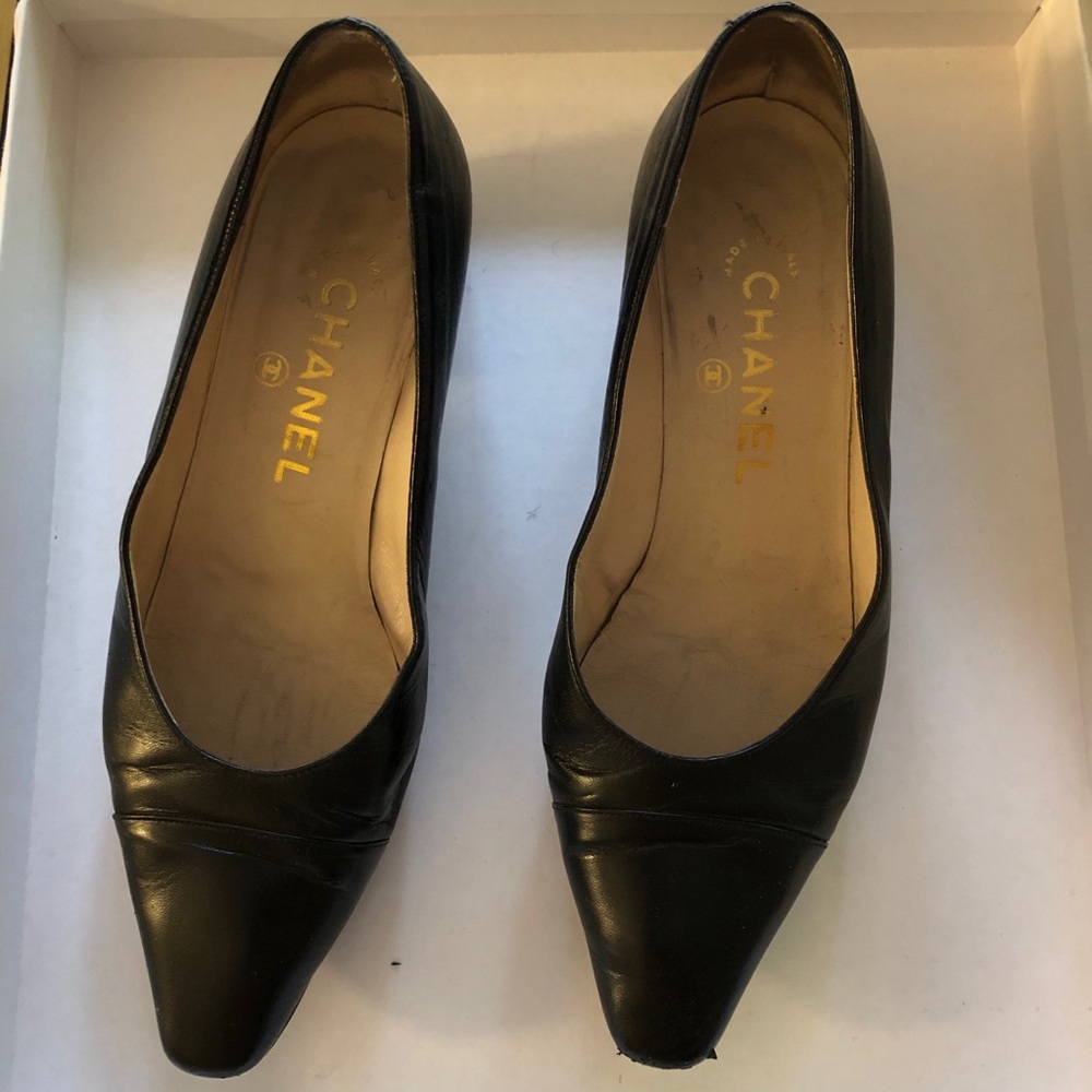 Vintage Chanel leather cap toe kitten heels